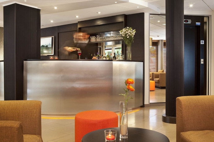 Imagen del bar/restaurante del Hotel Surf Club AKENA Biarritz - Grande plage. Foto 4