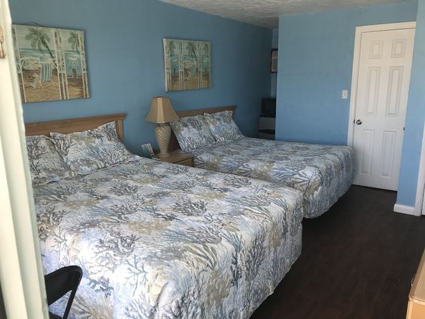 Imagen de la habitación del Hotel Surf Comber Motel. Foto 7
