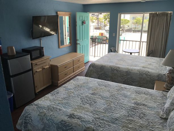 Imagen de la habitación del Hotel Surf Comber Motel. Foto 15