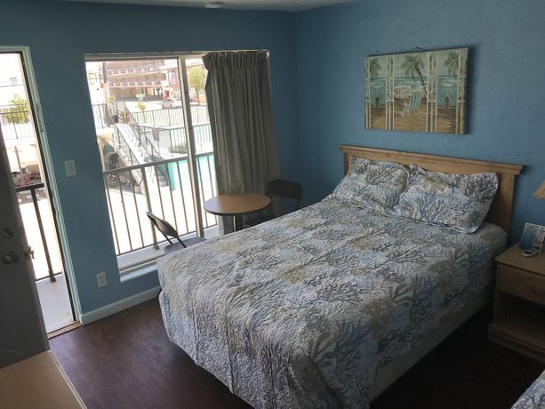 Imagen de la habitación del Hotel Surf Comber Motel. Foto 16