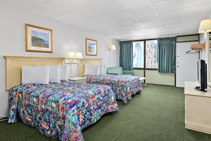 Imagen de la habitación del Hotel Surf Inn Suites. Foto 6