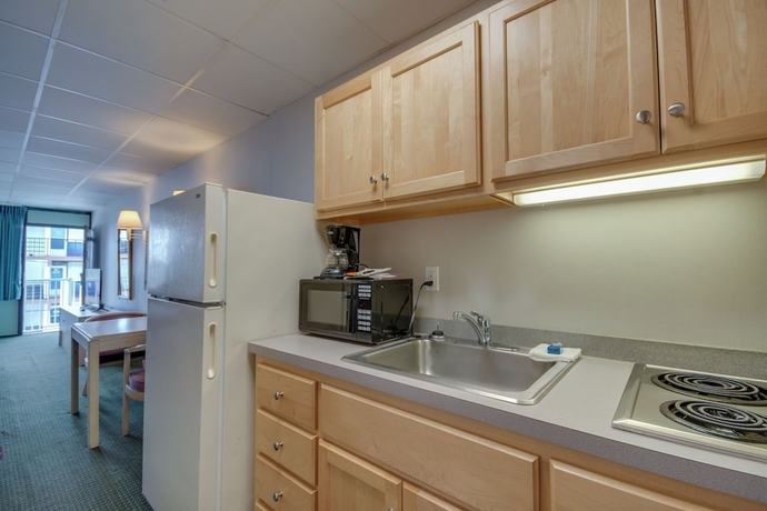 Imagen de la habitación del Hotel Surf Inn Suites. Foto 15