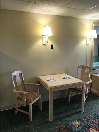 Imagen de la habitación del Hotel Surf Inn Suites. Foto 17