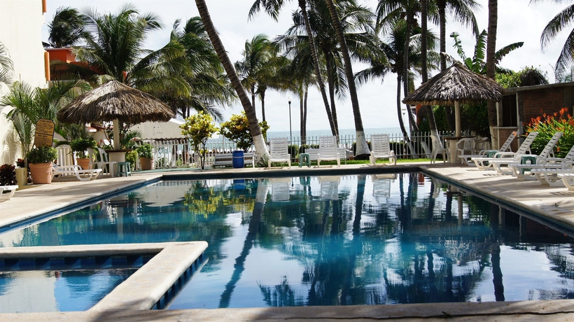 Imagen de la piscina del Hotel Surf Olas Altas. Foto 9