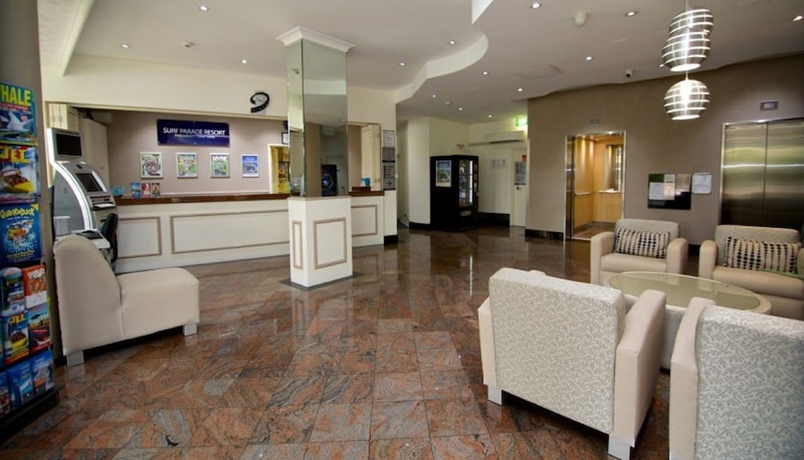 Imagen de los interiores del Hotel Surf Parade Resort. Foto 16