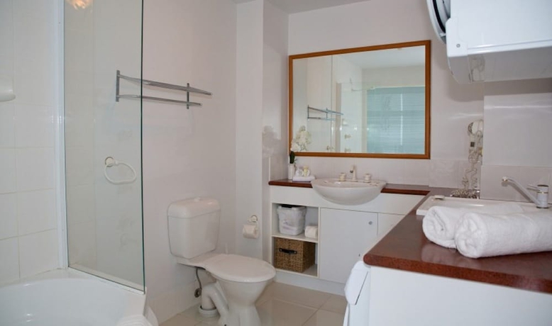 Imagen de la habitación del Hotel Surf Parade Resort. Foto 13