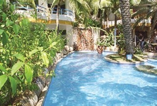 Imagen de la piscina del Hotel Surf Paradise. Foto 4