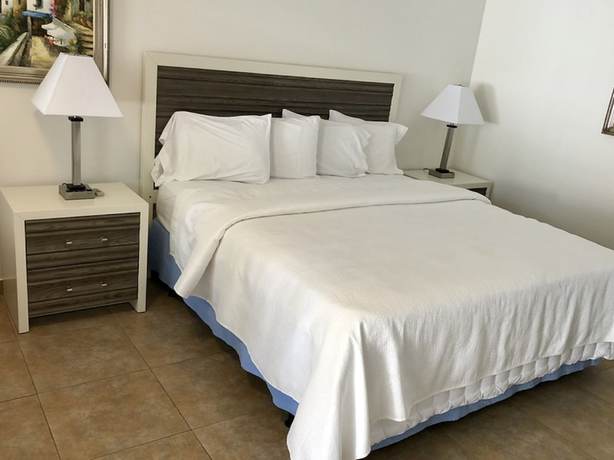 Imagen de la habitación del Hotel Surf Side Resort. Foto 6