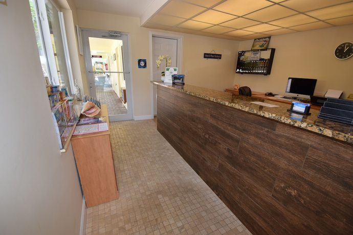 Imagen de los interiores del Hotel Surf Side Resort. Foto 19