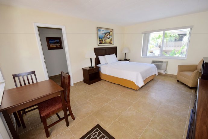 Imagen de la habitación del Hotel Surf Side Resort. Foto 8