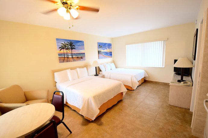 Imagen de la habitación del Hotel Surf Side Resort. Foto 14