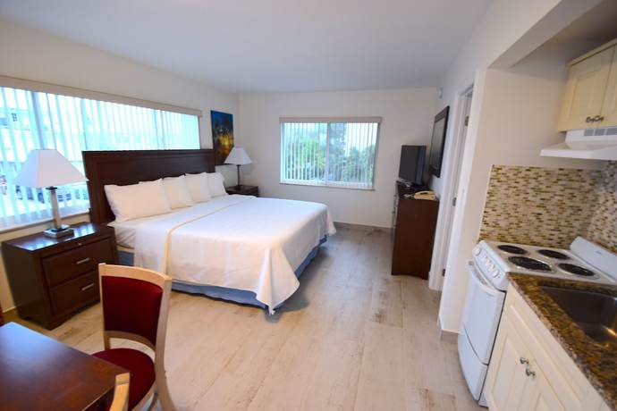 Imagen de la habitación del Hotel Surf Side Resort. Foto 16