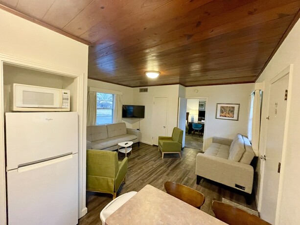 Imagen general del Hotel Surf Studio Beach Resort. Foto 4