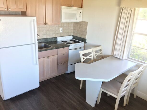Imagen general del Hotel Surf Studio Beach Resort. Foto 5
