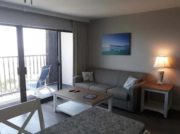 Imagen general del Hotel Surf Suites. Foto 2