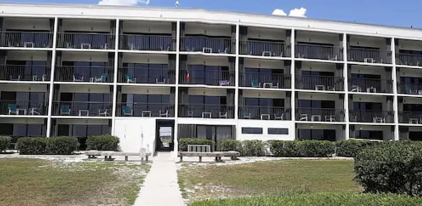 Imagen general del Hotel Surf Suites. Foto 9