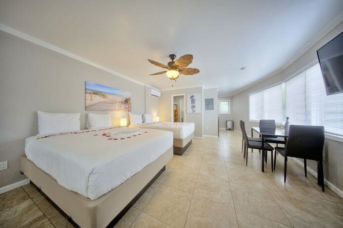 Imagen de la habitación del Hotel Surf and Sand. Foto 11