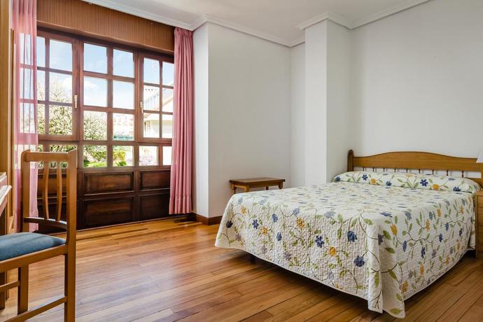 Imagen de la habitación del Hotel Surfances. Foto 4