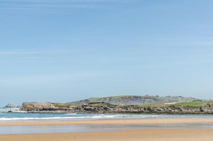 Imagen de los exteriores del Hotel Surfances. Foto 10