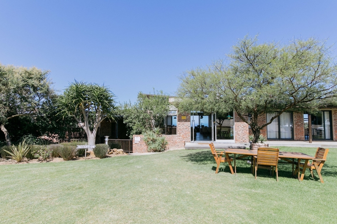 Imagen de los exteriores del Hotel Surfari Accommodation and Venue. Foto 17