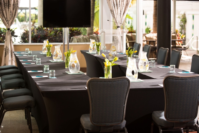 Imagen de los interiores del Hotel Surfcomber A Kimpton. Foto 16