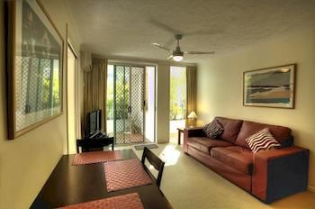Imagen de la habitación del Hotel Surfers Beach Resort One. Foto 4