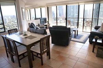 Imagen de la habitación del Hotel Surfers Century Oceanside Apartments. Foto 4