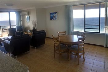 Imagen de la habitación del Hotel Surfers Century Oceanside Apartments. Foto 7