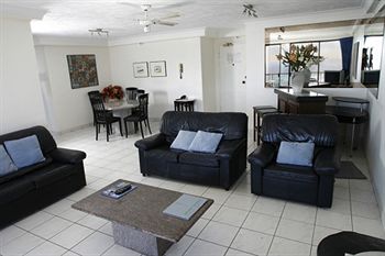 Imagen de la habitación del Hotel Surfers Century Oceanside Apartments. Foto 9