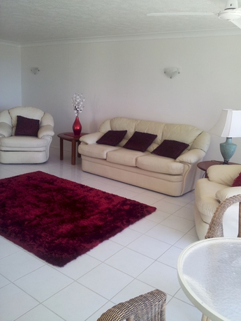 Imagen de los interiores del Hotel Surfers Chalet. Foto 4