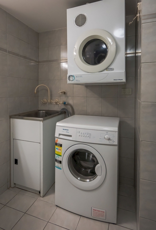 Imagen de los interiores del Hotel Surfers Hawaiian Holiday Apartments. Foto 7