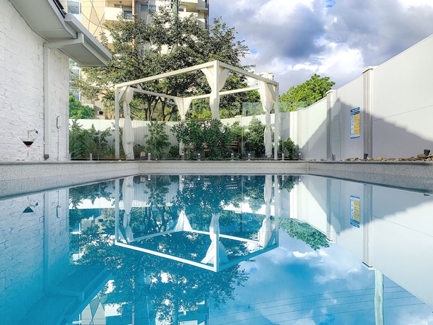Imagen de la piscina del Hotel Surfers Paradise Holiday Beach House. Foto 19