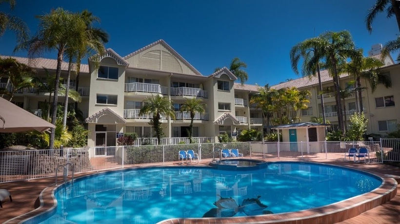Imagen de la piscina del Hotel Surfers Tradewinds. Foto 5