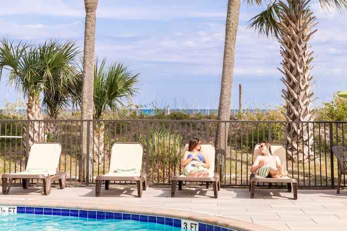 Imagen de la piscina del Hotel Surfside Beach Oceanfront. Foto 18