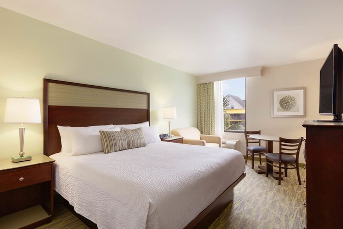 Imagen de la habitación del Hotel Surfside Beach Oceanfront. Foto 13