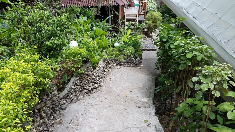 Imagen de los exteriores del Hotel Surfside Boracay Resort. Foto 13