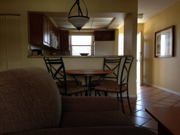 Imagen de la habitación del Hotel Surfsider Resort. Foto 15