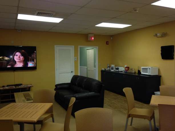 Imagen del bar/restaurante del Hotel Surfsider Resort. Foto 2