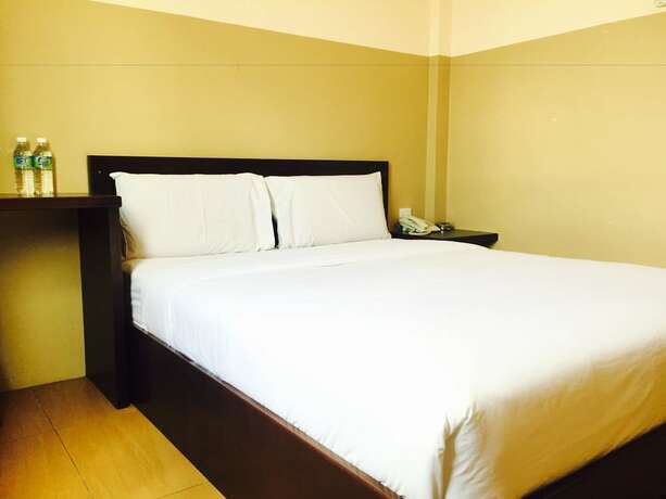 Imagen de la habitación del Hotel Suria. Foto 15