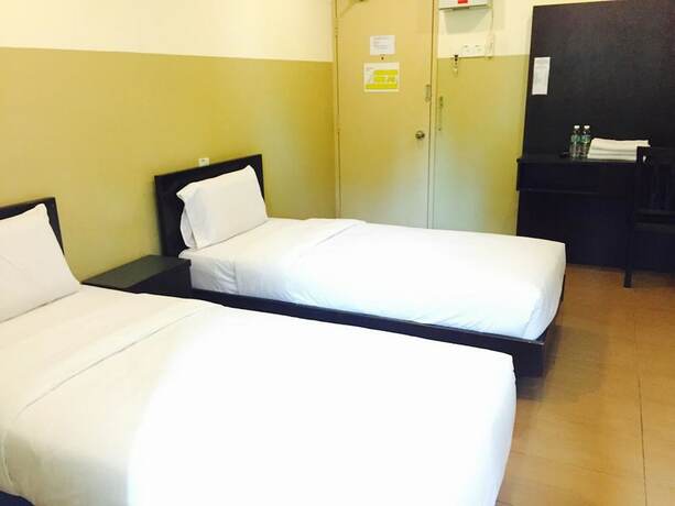 Imagen de la habitación del Hotel Suria. Foto 18