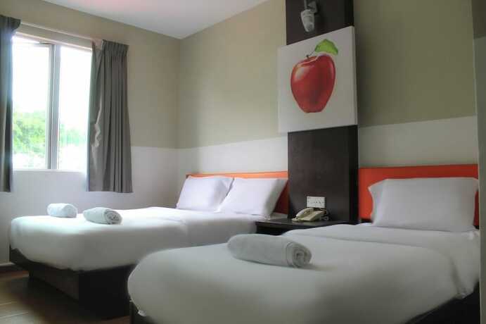 Imagen de la habitación del Hotel Suria. Foto 22