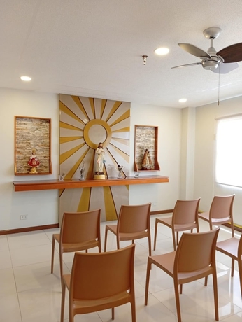 Imagen de los interiores del Hotel Surigao Royal Regency Suites. Foto 16