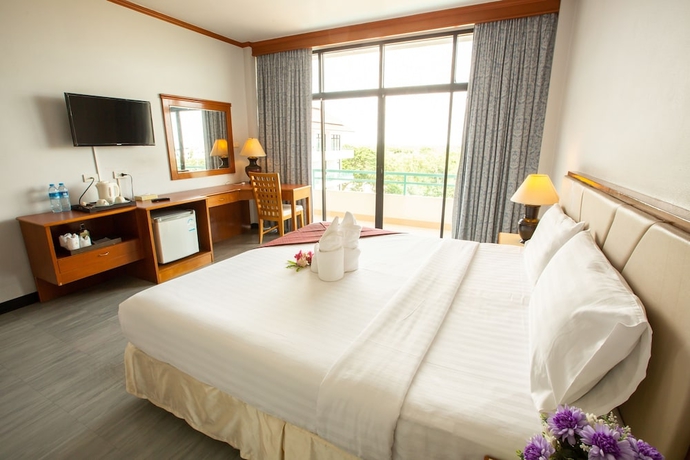 Imagen de la habitación del Hotel Surin Majestic. Foto 9