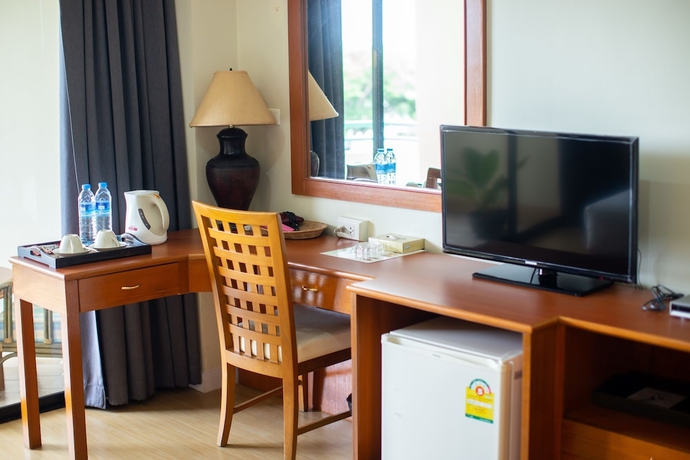 Imagen de la habitación del Hotel Surin Majestic. Foto 12