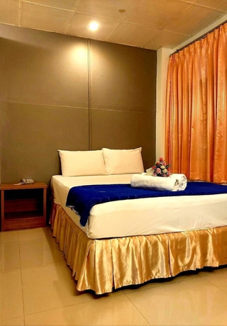 Imagen de la habitación del Hotel Suriwong Chumphon. Foto 2