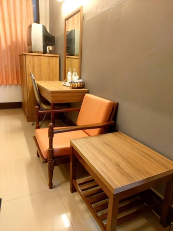 Imagen de la habitación del Hotel Suriwong Chumphon. Foto 3