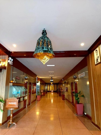 Imagen de los interiores del Hotel Suriwong Chumphon. Foto 10