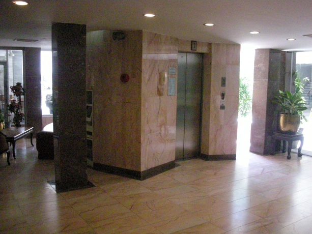 Imagen de los interiores del Hotel Suriwongse. Foto 12