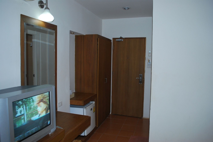 Imagen de la habitación del Hotel Suriwongse. Foto 5