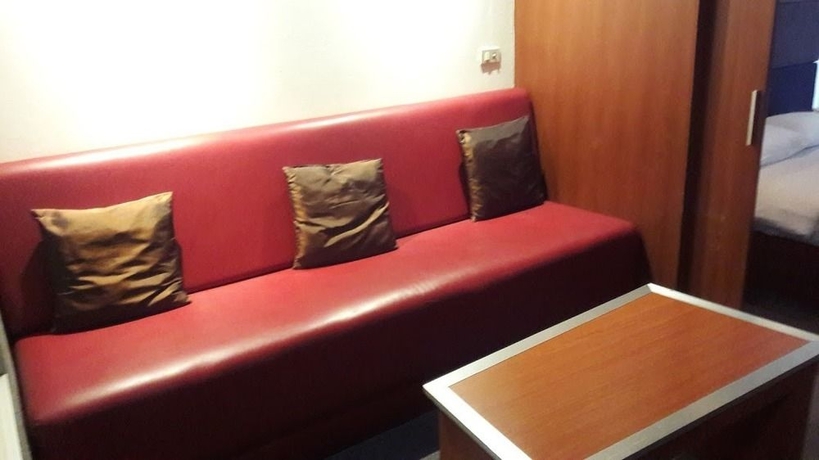Imagen de los interiores del Hotel Suriwongse. Foto 13